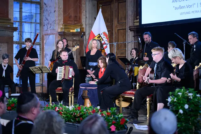 Die Upper Austrian Sinfonietta und das Ensemble Universe (am Bild) gastieren in Königswiesen. | Foto: Werner Kerschbaummayr