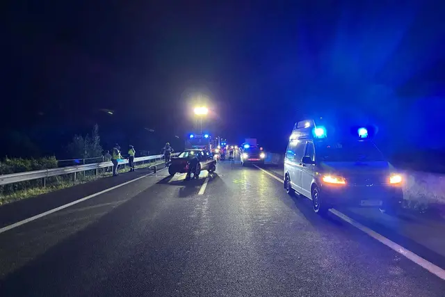 In der Nacht auf Samstag hat es auf der S36 gekracht.