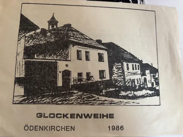Vor 40 Jahren wurde die Dorfglocke in Ödenkirchen geweiht.  | Foto: Hermann Jung