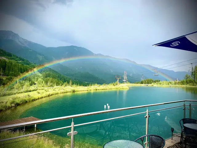Der Grüblsee, ein Speichersee für die Beschneiung des Skigebietes Präbichl, ist auch die höchstgelegene Tauchbasis Europas mit beeindruckender Unterwasserwelt. Heuer liegt das Becken aufgrund von Evaluierungsmaßnahmen trocken.  | Foto: Alpenaquarium Grüblsee