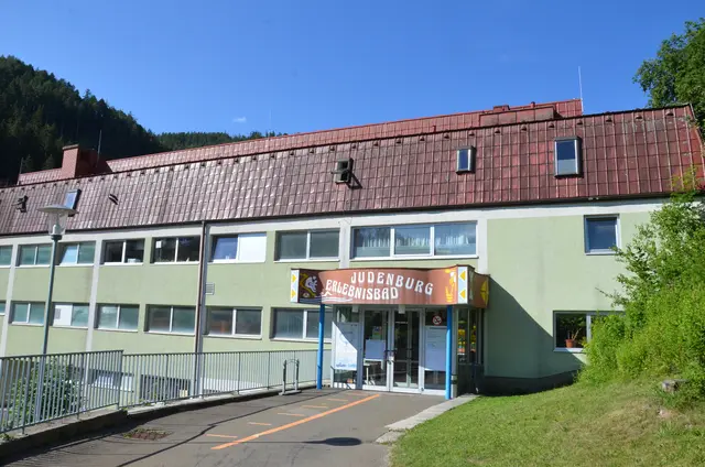 Der Eingang zum Erlebnisbad Judenburg.