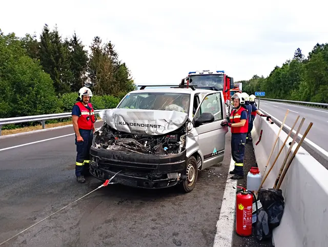 Beim Auffahrunfall blieben zunächst alle Beteiligten unversehrt. | Foto: FF Pinkafeld