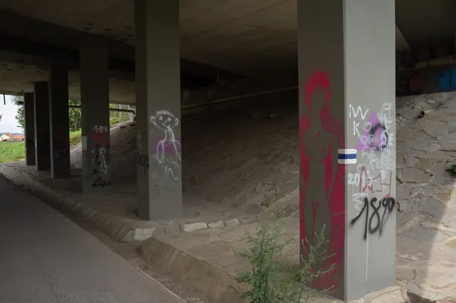 "Straßenkunst" am Weg zu Fuß zum Drudenteich. | Foto: Santrucek