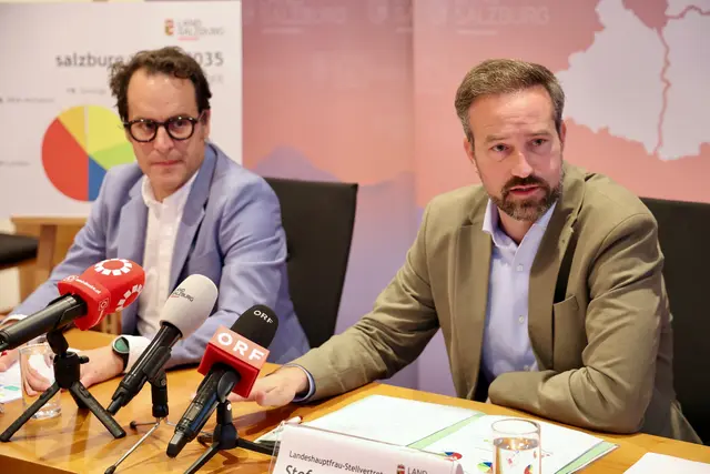 Daniel Burtscher, Landesbaudirektor (Abteilung Infrastruktur und Verkehr) und Landeshauptfrau-Stellvertreter Stefan Schnöll beim Pressegespräch zum Mobilitätskonzept „salzburg.mobil 2035“ | Foto: Land Salzburg/Franz Neumayr