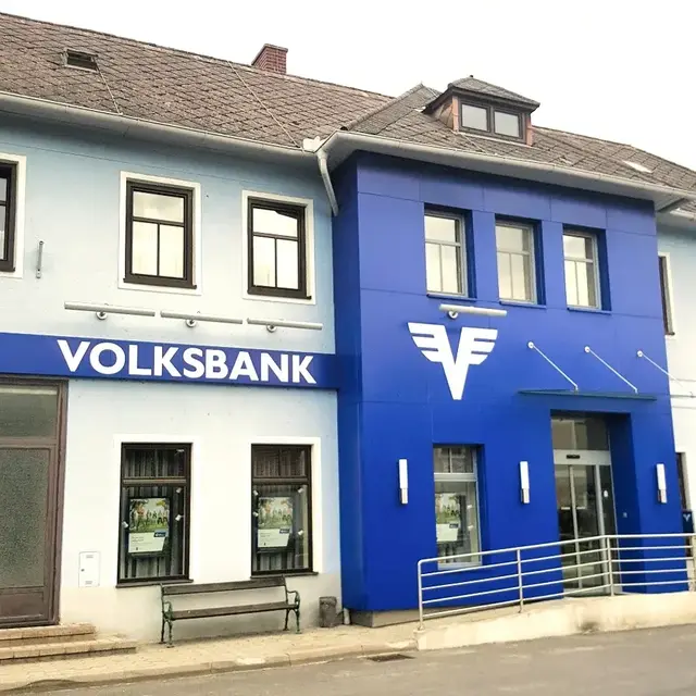 Seit eineinhalb Jahrhunderten ist die Volksbank Weitersfeld eng mit der Region verbunden. | Foto: Markus Kahrer