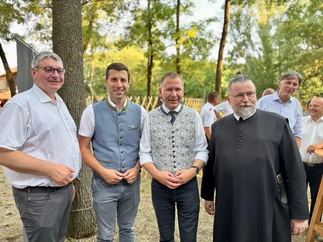 Auch aus dem angrenzenden Bezirk Hollabrunn fanden sich Bürgermeister ein. | Foto: Markus Kahrer