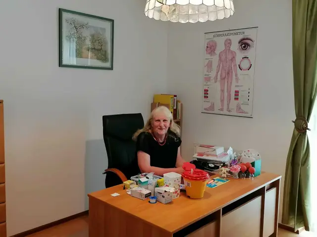 Für ihre Akupunktur braucht sie vor allem eines: den direkten Kontakt zum Menschen. Die Digitalisierung spielte in ihrer Arbeit nur eine untergeordnete Rolle. | Foto: Thiem 