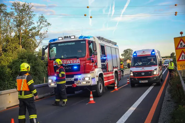 Acht Kilometer Stau auf der Welser Autobahn nach Autoüberschlag im Baustellenbereich bei Marchtrenk. | Foto: laumat.at