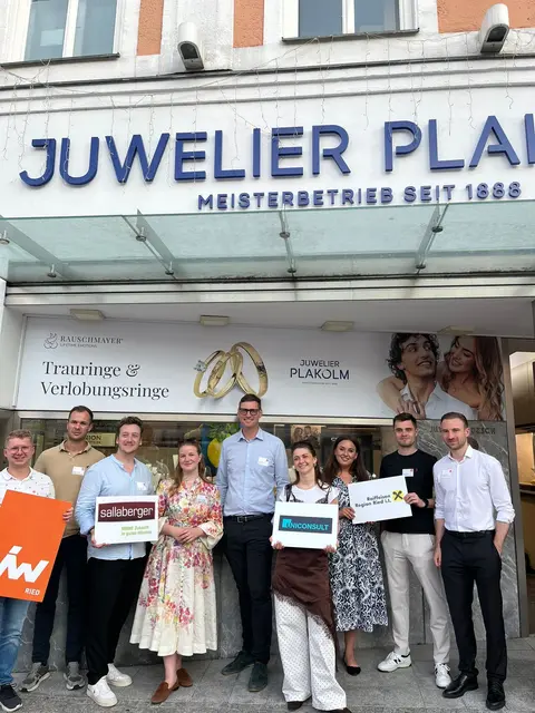 Vertreter der Jungen Wirtschaft Ried beim Besuch in Rieder Traditionsgeschäften. | Foto: WKO Ried