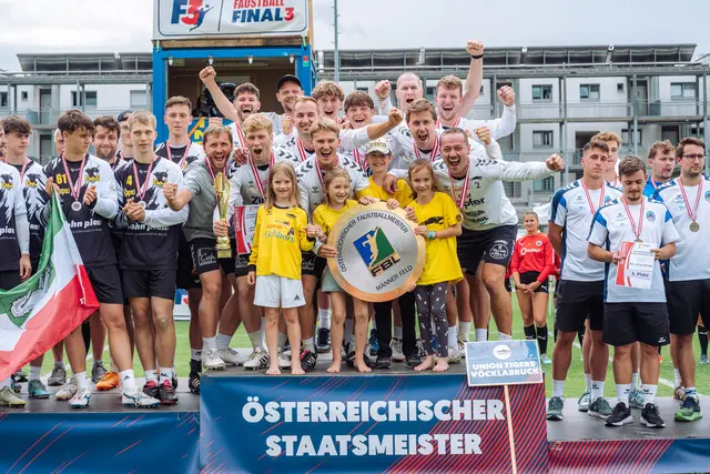 Hallen-Champion und Weltpokalsieger Vöcklabruck gewann das Finale gegen den TV Wohnplan Enns souverän mit 4:0. | Foto: Stefan Pühringer