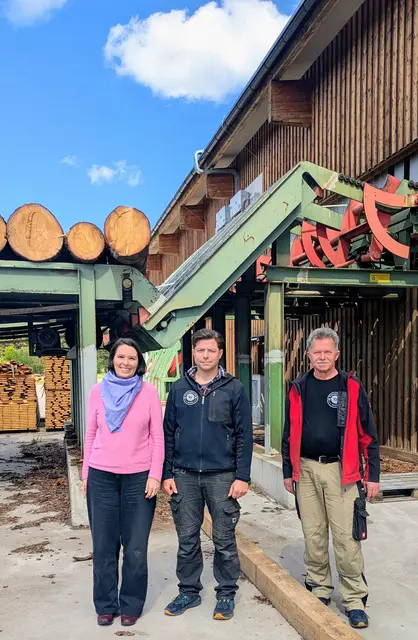 Bezirksstellenleiterin Katharina Schwarzinger mit Martin und Günter Wiesmüller. | Foto: ZVg.