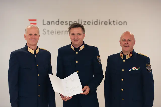 Stv. Landespolizeidirektor Helmut Richter, Kontrollinspektor Josef Griess, Oberstleutnant Christian Zöhrer (v.l.) | Foto: LPD Stmk