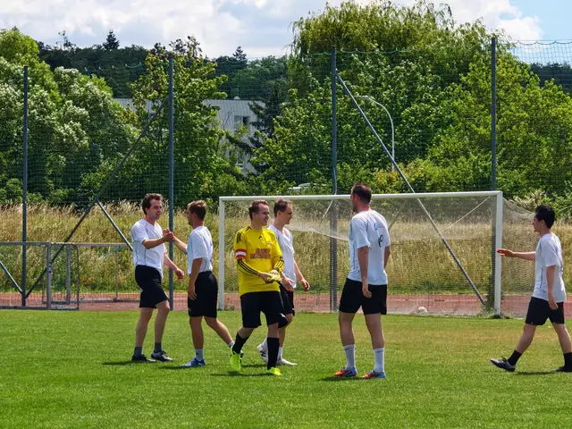 Beim 11. Hobbyfußballturnier der Freiheitlichen Jugend Hollabrunn kämpften zehn Mannschaften vor mehr als 150 Zuschauern um den Turniersieg im Stadion Hollabrunn. | Foto: Sommer