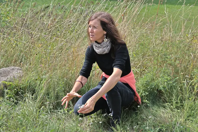 Michaela Hörl beschäftigt sich seit der Jugend mit der Naturheilkunde und gibt seit über 10 Jahren als Kräuterpädagogin und Autorin ihr umfangreiches Wissen weiter.  | Foto: A. Lagler