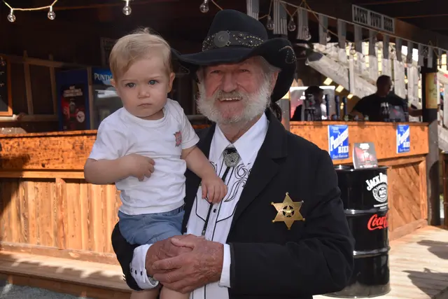 Otto und sein Urli-Opa Fritz | Foto: MeinBezirk/Michael Strini