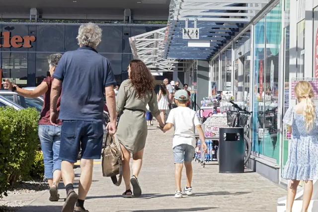 Im Shopping Horn stand die lange Einkaufsnacht ganz im Zeichen von verlängerten Öffnungszeiten, attraktiven Aktionen und einem abwechslungsreichen Rahmenprogramm. | Foto: Bernhard Noll