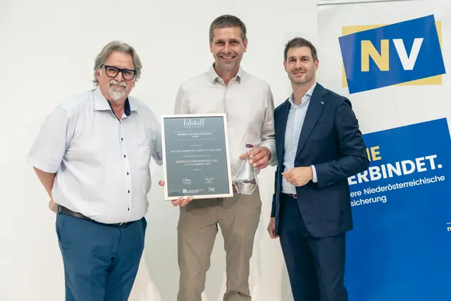 Das Weingut Edlinger aus Röschitz konnte mit dem "Grüner Veltliner Weinviertel DAC Ried Galgenberg 2025" den Sieg erringen. | Foto: Jan Tiam Dorf