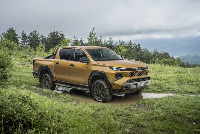 Der neue Toyota Hilux der neunten Generation debütiert erstmals als vollelektrischer BEV mit Allradantrieb, 1.600 Kilogramm Anhängelast und 30 Minuten Ladezeit.  | Foto: Toyota