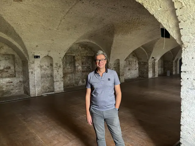 Robert Prasch ist einer von vier Geschäftsführern der Koop, die als neuer Pächter des Schloss Neugebäude auftritt.  | Foto: Luca Arztmann/MeinBezirk