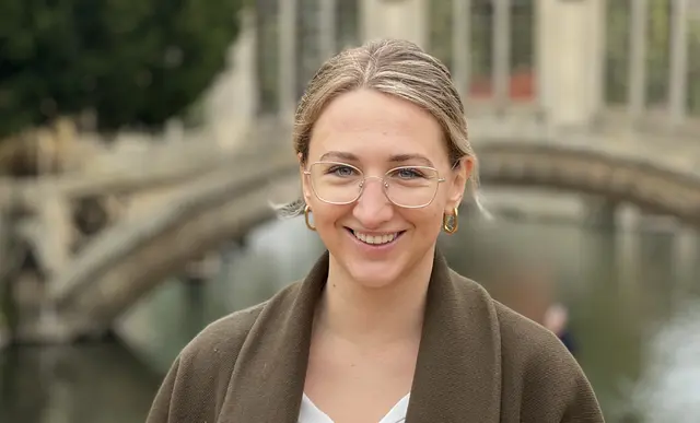 Lena Schiwitz entdeckte in der Schweiz ihre Leidenschaft für Technologie und Künstliche Intelligenz. | Foto: Privat