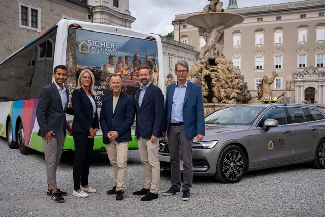  V.l.n.r.: David Nowotny (Prokurist Progress Werbung Salzburg), Melanie Ranner (Fachgruppenobfrau des Beförderungsgewerbes mit Personenkraftwagen der Wirtschaftskammer Salzburg), Bernhard Auinger (Bürgermeister der Stadt Salzburg), Stefan Schnöll (Landeshauptfrau-Stellvertreter) und Johannes Gfrerer (Geschäftsführer der Salzburger Verkehrsverbund GmbH). | Foto: P8 Marketing GmbH