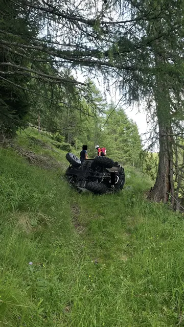 Beim Einsatz nach einem Quad-Unfall am 7. Juli 2026 in Oberweißburg bei St. Michael im Lungau. | Foto: FF-St. Michael