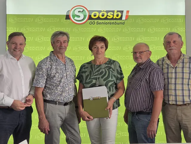 Landesgeschäftsführer Franz Ebner, Obfrau-Stellvertreter Erwin Lindorfer, Obfrau Johanna Wimmer, Obfrau-Stellvertreter Werner Pfleger und Schriftführer Ewald Reif (v. l.). | Foto: OÖ Seniorenbund