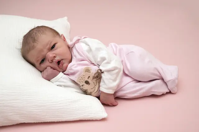 Name: Rosalie
Geburtsdatum: 21.05.2026
Gewicht: 3.420 g
Größe: 53 cm
Eltern: Patrick Hainzmann und Christine Kurmann aus Halbenrain | Foto: Babysmile