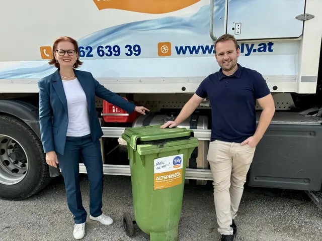 Geschäftsführerin Gabriele Jüly und Entsorgungs- &amp; Recyclingfachmann Matthias Jüly  | Foto: Michalka