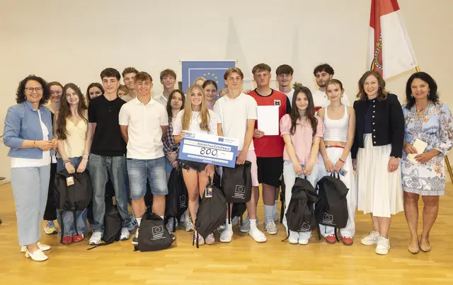 Das Team „Gugelhupf“ vom BORG St. Johann holte den zweiten Platz | Foto: Land Salzburg/Neumayr/Kolarik