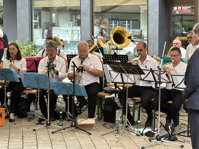 Die Bauernmusi Mischendorf spielte beim Frühschoppen in Güssing. | Foto: MeinBezirk/Michael Strini