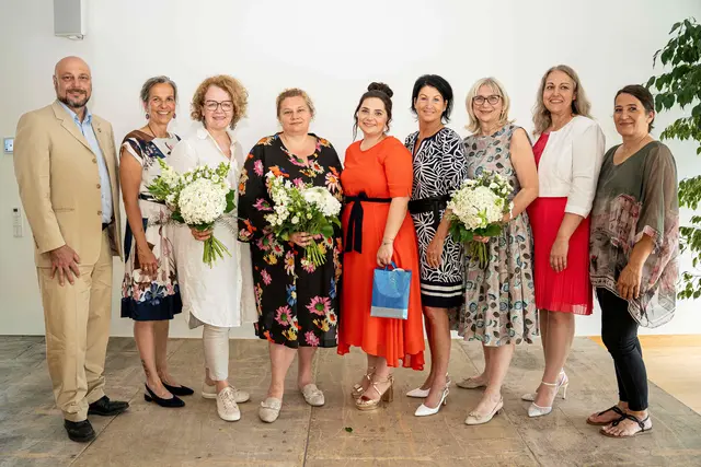 v.l.n.r. GR Ing. Martin Fürndraht, Pflegeleitung Eveline Kieweg, Landesrätin Christiane Teschl-Hofmeister, NÖ LGA-Vorständin Elisabeth Bräutigam, Moderatorin Isabell Pannagl, Direktorin Ulrike Hanslik, Geschäftsführung Dr. Silvia Bodi, Dr. Magdalena Mayrhofer, Andrea Schwarz. | Foto: www.weidinger.photo