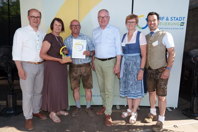 Dorfheld Roman Wurm aus Randegg mit Johannes Pressl, Maria Forstner, Stephan Pernkopf, Margit Lechner und Manfred Wieser | Foto: Josef Bollwein/Dorf- und Stadterneuerung Niederösterreich
