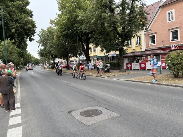 Die beiden österreichischen Verfolger bei der Voitsberger Durchfahrt. | Foto: MeinBezirk/Harald Almer