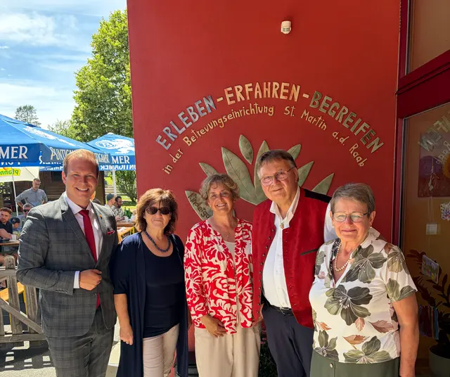 Feierten 50 Jahre Kinderbetreuung: LAbg. Fabio Halb, Brigitte Zotter, Leiterin Martina Pint, Bgm. Franz Josef Kern, Paula Brückler (von links). | Foto: SPÖ