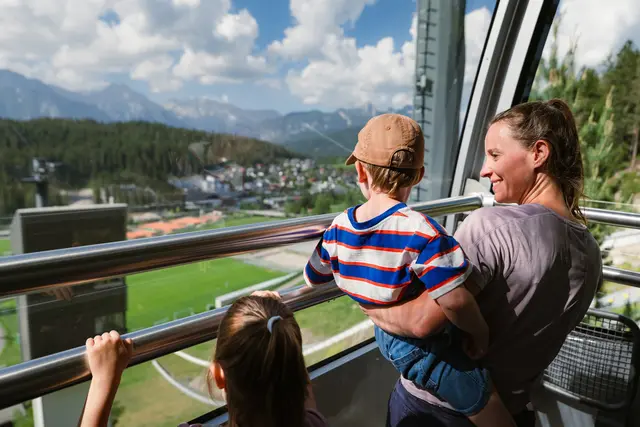 Mit der Jubiläumsausgabe der Radio Tirol Sommerfrische setzt Seefeld auf eine gelungene Mischung aus Sport, Spiel, Unterhaltung und Genuss und lädt Einheimische wie Gäste zu einem abwechslungsreichen Familientag ein. | Foto: Region Seefeld