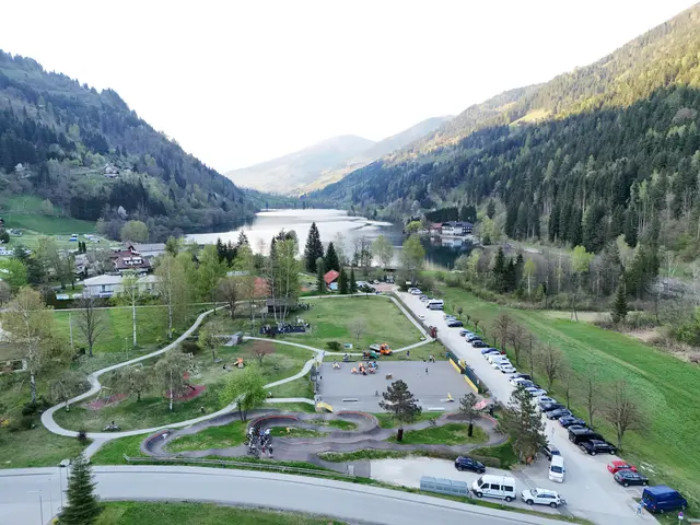 Der generationsübergreifende Bewegungspark in der Gemeinde Afritz am See ist ein Treffpunkt für Jung und Alt. | Foto: Region Villach Tourismus_A Holzer