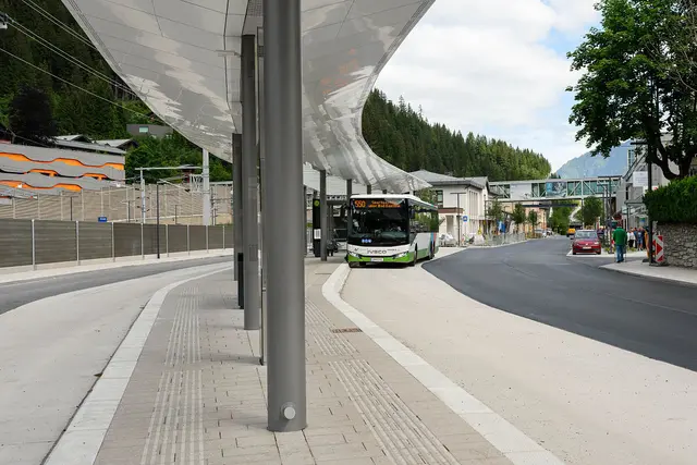 Am Bahnhof Bus Terminal in Bad Gastein. | Foto: ÖBB Marktl Photography