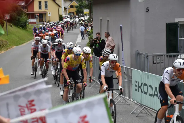 In der Mittagszeit wurden die Teilnehmerinnen und Teilnehmer der Tour of Austria in St. Johann im Saggautal angefeuert. | Foto: MeinBezirk