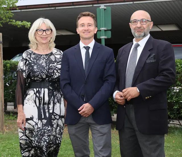 Silvia Bodi, Geschäftsführerin der Gesundheit Thermenregion GmbH; Thomas Gattringer; Ojan Assadian, ärztlicher Direktor. | Foto: Universitätsklinikum Wiener Neustadt-Hochegg