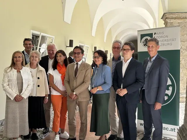 Das neue Studierenden Service Center (SSC) der Universität Salzburg vereint Beratung, Service und Begegnung an einem Standort und soll Studierende durch ihre gesamte universitäre Laufbahn begleiten. Am 7. Juli fand das Pre-Opening mit Vertreterinnen und Vertretern von Stadt, Land und Salzburger Festspielen statt.  | Foto: Lisa Gold