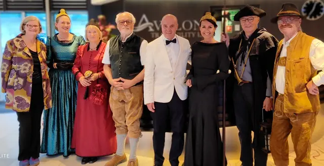 Bild vom Programm "Stories, Sweets &amp; Schnapps" an Bord internationaler Donau-Kabinenschiffe. | Foto: Mauthausen Tourismus