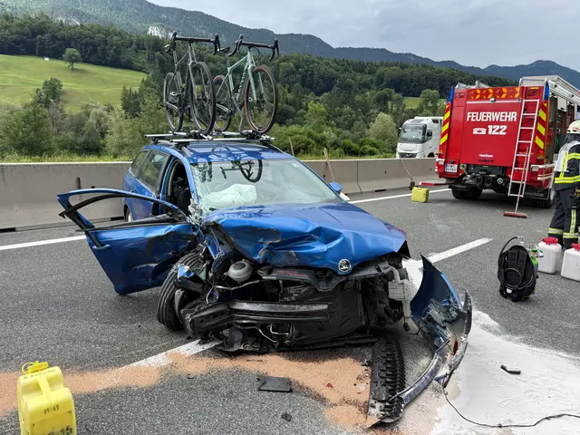 Auf der A12 bei Radfeld kollidierte ein Pkw mit einem vorausfahrenden Sattelzug. | Foto: ZOOM.TIROL