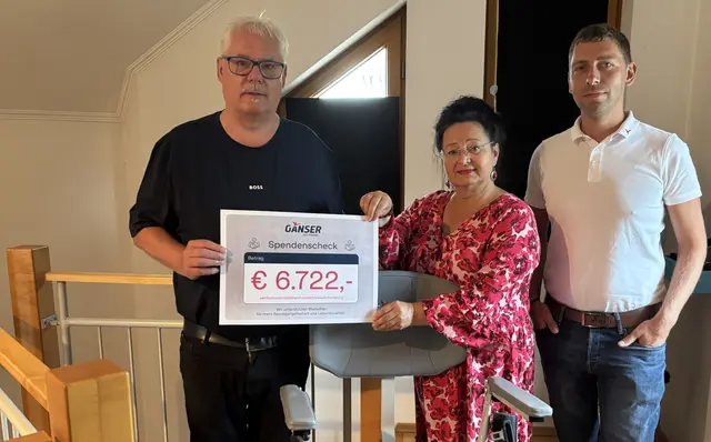 Geschäftsführer Bernhard Ganser, Susanna Astleitner und Gebietsverkaufsleiter Andreas Falkner. | Foto: MeinBezirk Perg/Köck