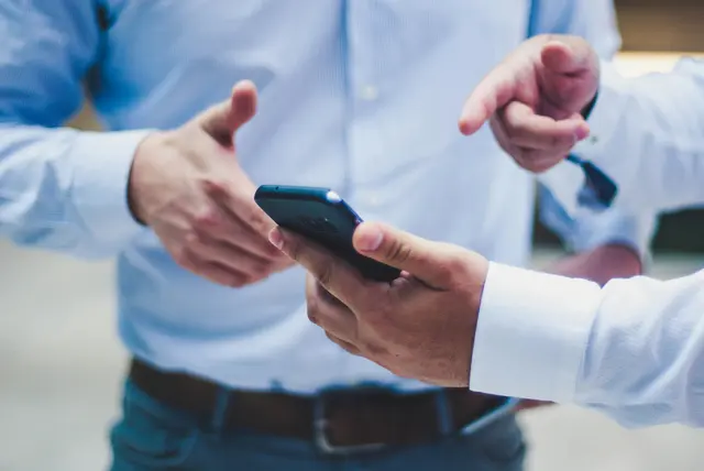 Ob gesetzliche Neuerungen, Förderungen, Veranstaltungen oder wichtige Brancheninformationen – mit der App „WKO – Steirisches Gastgewerbe“ bleiben steirische Gastronomie- und Beherbergungsbetriebe informiert.  | Foto: unsplash / Luis Villasmil