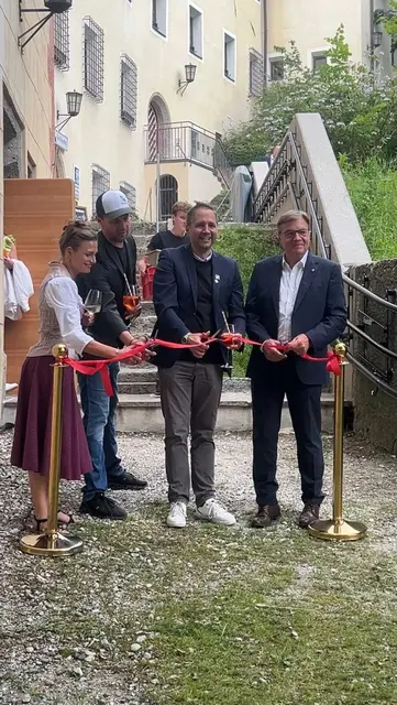 Feierliche Wiedereröffnung der Weiherburg beim Alpenzoo Innsbruck.  | Foto: Alpenzoo