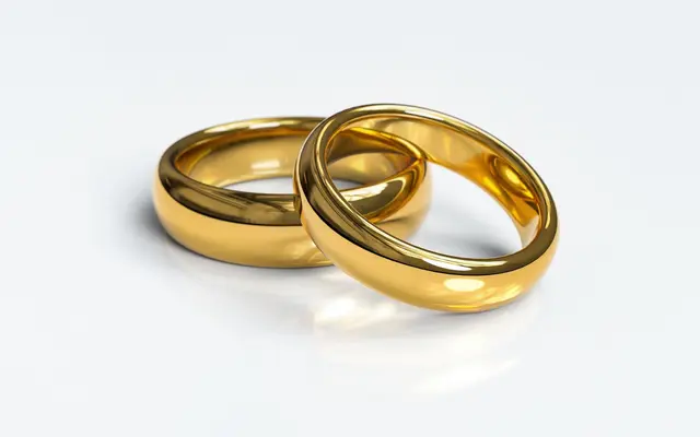 50 Jahre gemeinsam durchs Leben: Die Gemeindevertreter gratulierten Franziska und Robert Busch herzlich zum Jubiläum der Goldenen Hochzeit. (symbolfoto)  | Foto: pixabay / qimono