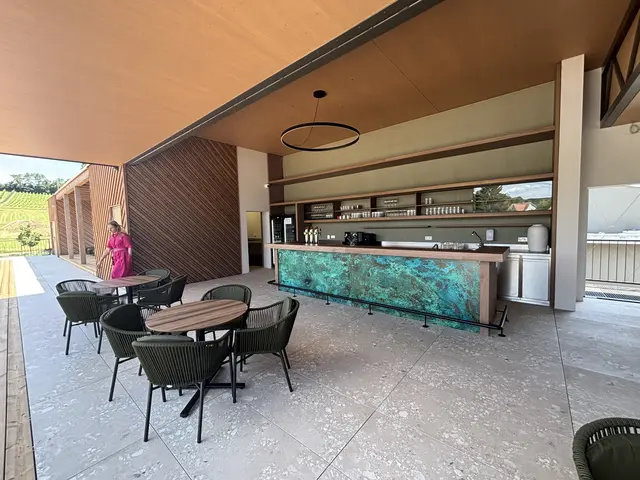 Das Landhotel Wratschko hat sein Angebot außerdem um eine Freiluft-Bar für die Gäste erweitert. | Foto: Silvia Dresbach