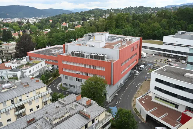 Das neue Universitätsklinikum für Radiologie wird aktuell noch bis Herbst 2026 gebaut: Der erste Bauabschnitt wurde nun feierlich eröffnet. | Foto: LKH-Univ. Klinikum Graz/L. Schaffelhofer