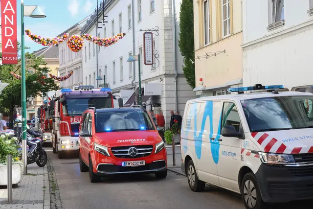 In der Pfarrgasse mitten in der Welser Innenstadt wurde ein Brand gemeldet: Eine elektrische Anlage hatte Feuer gefangen. | Foto: laumat.at
